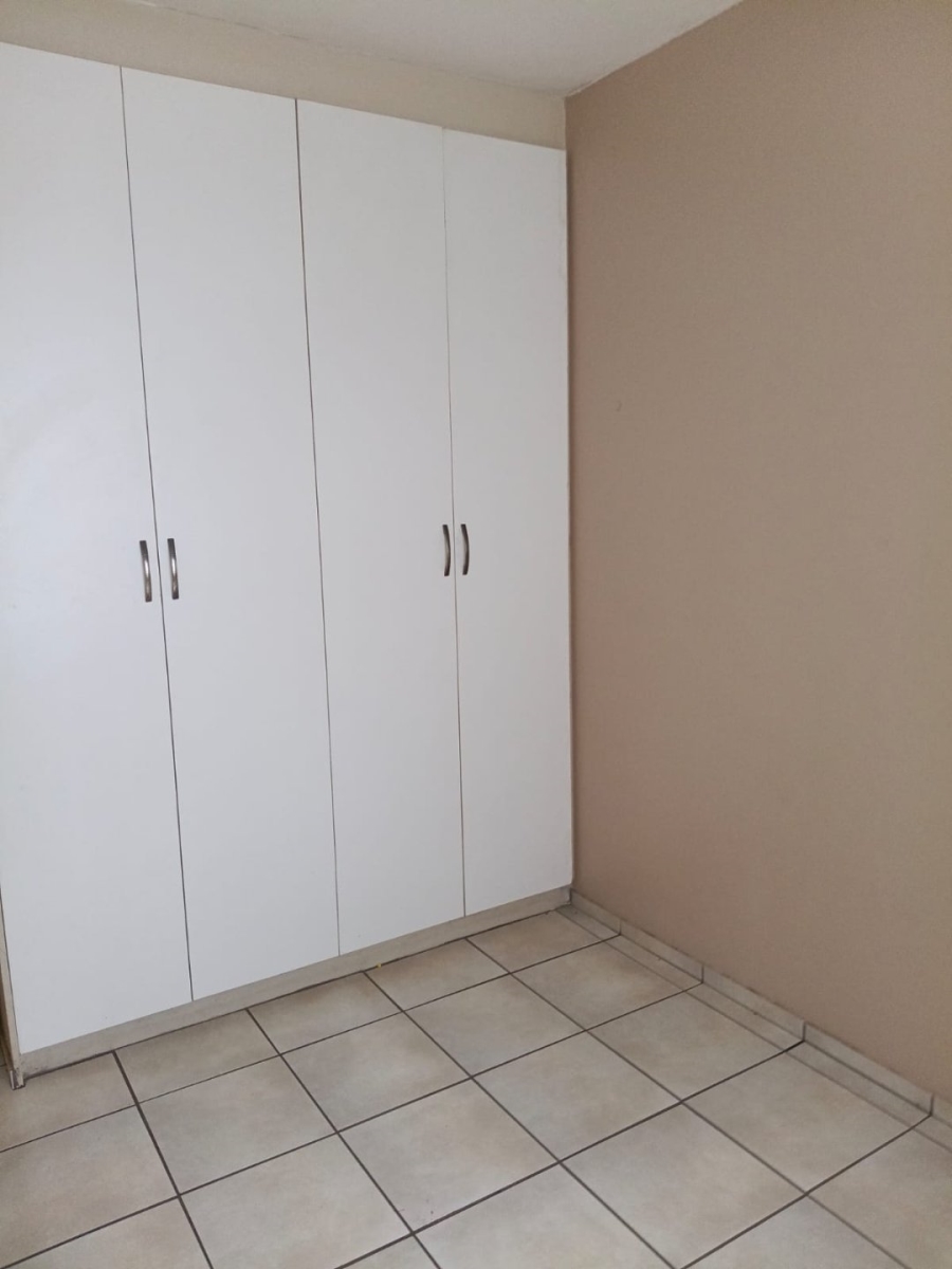 2 Bedroom Property for Sale in Bardene Gauteng