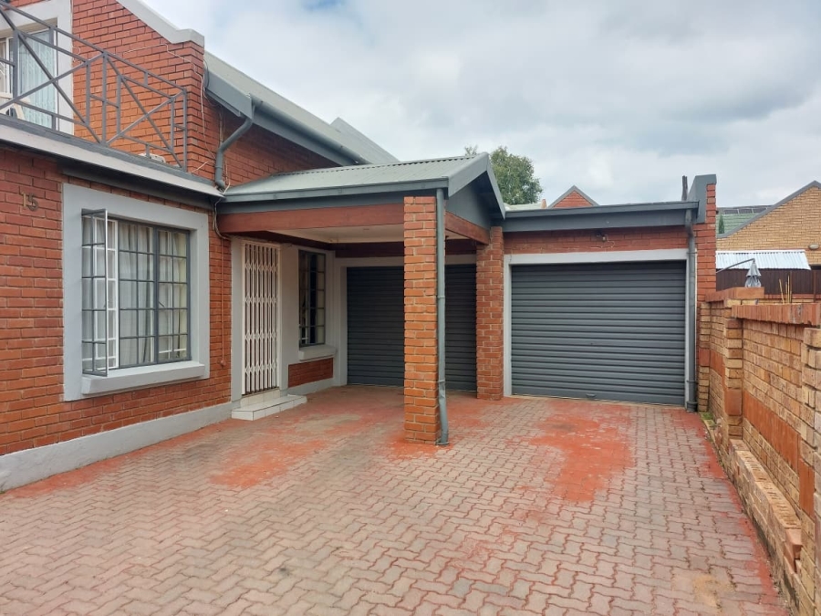 3 Bedroom Property for Sale in Equestria Gauteng