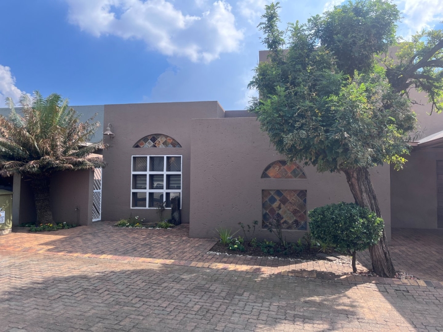 3 Bedroom Property for Sale in Glen Marais Gauteng
