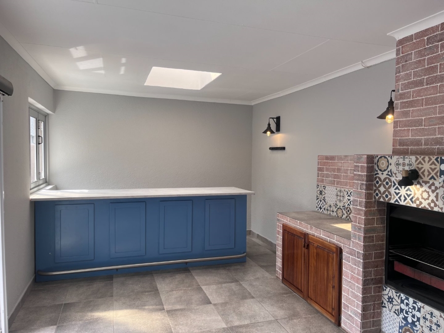 3 Bedroom Property for Sale in Glen Marais Gauteng