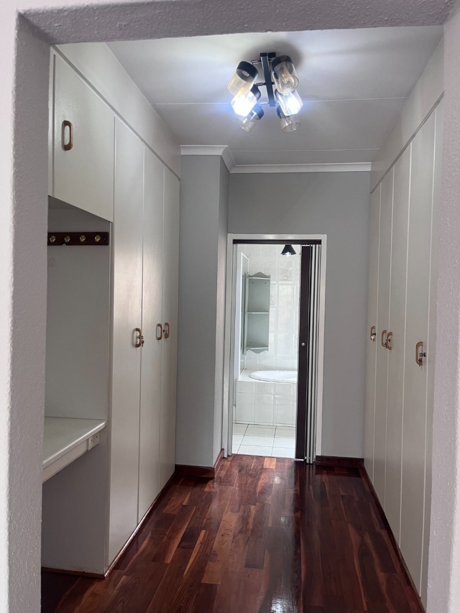 3 Bedroom Property for Sale in Glen Marais Gauteng