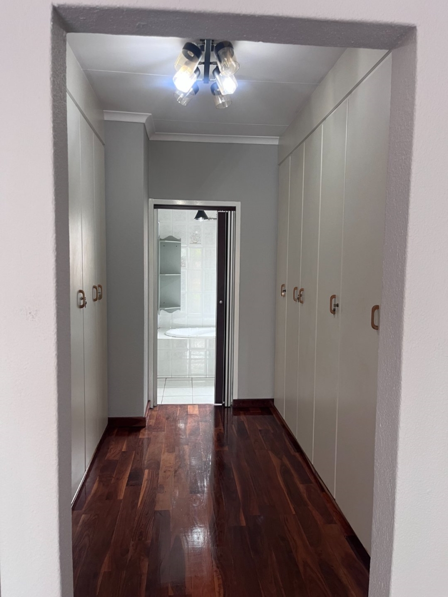 3 Bedroom Property for Sale in Glen Marais Gauteng