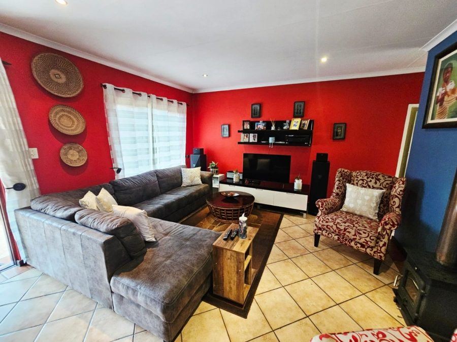 2 Bedroom Property for Sale in Monavoni Gauteng