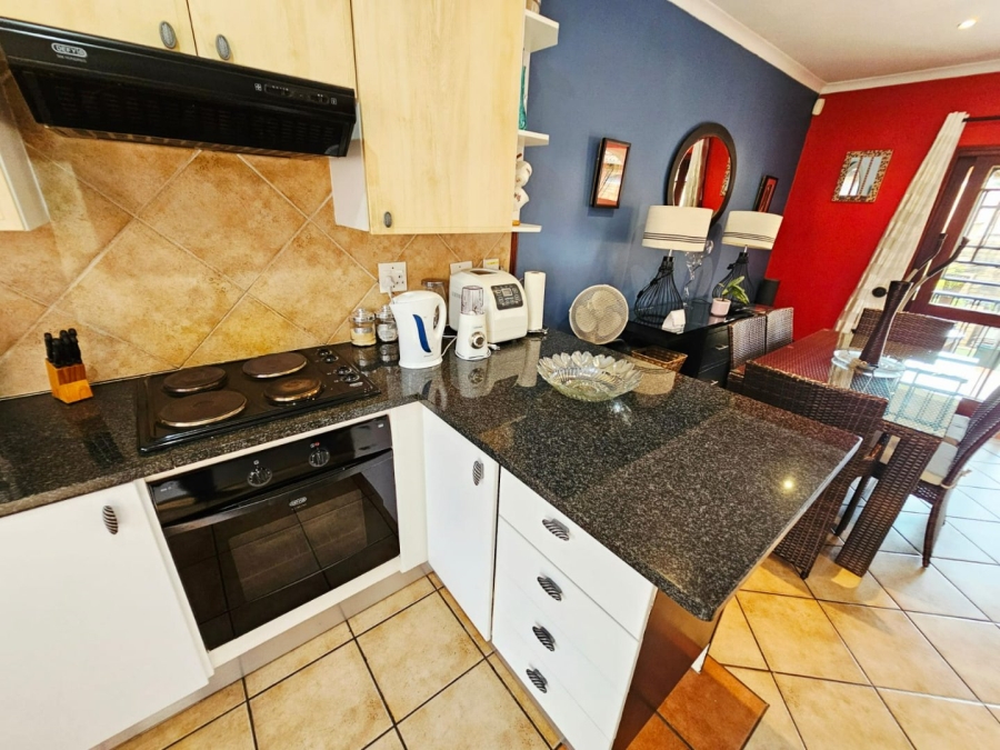 2 Bedroom Property for Sale in Monavoni Gauteng