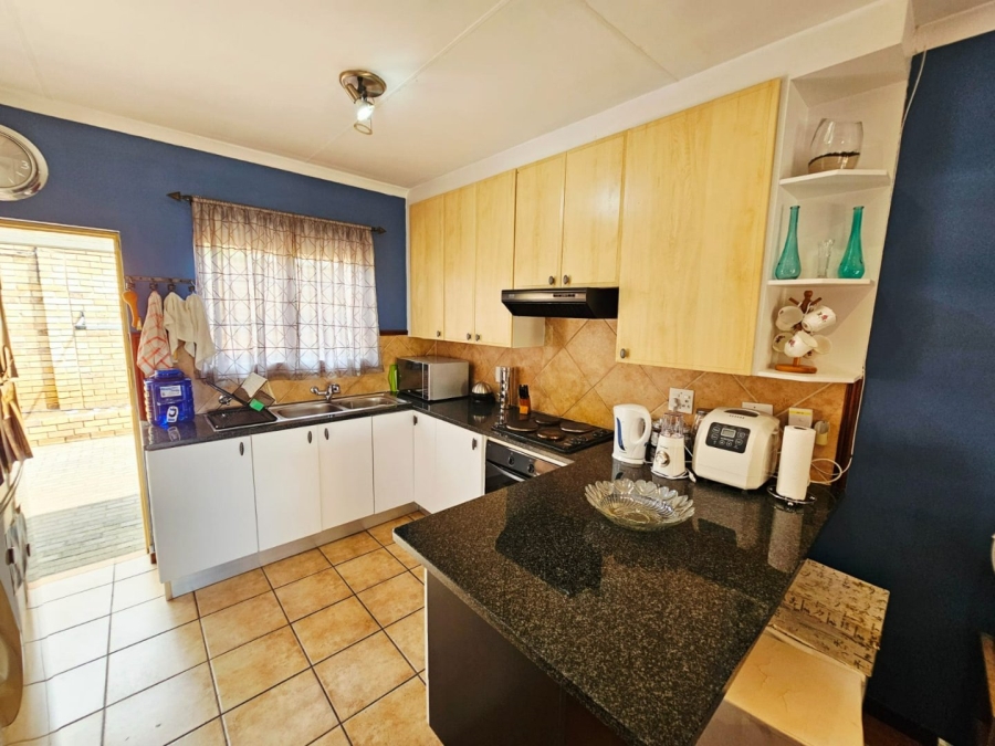2 Bedroom Property for Sale in Monavoni Gauteng