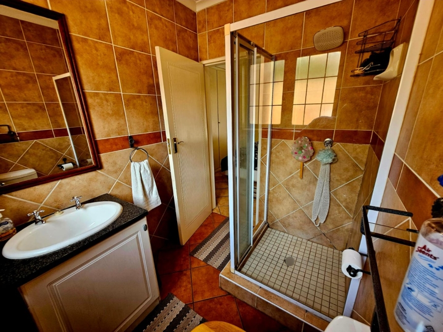 2 Bedroom Property for Sale in Monavoni Gauteng