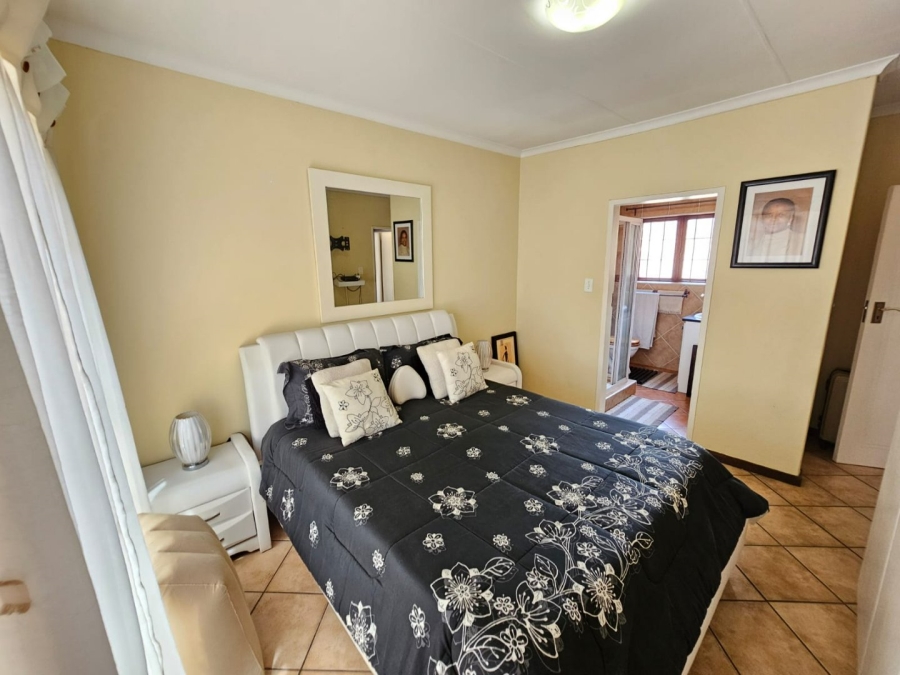 2 Bedroom Property for Sale in Monavoni Gauteng
