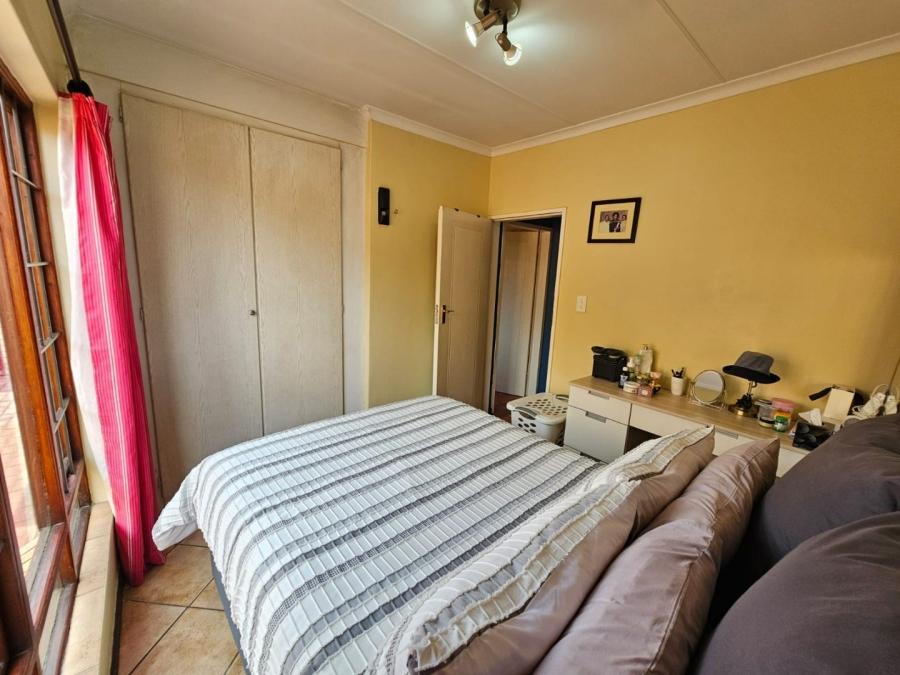 2 Bedroom Property for Sale in Monavoni Gauteng