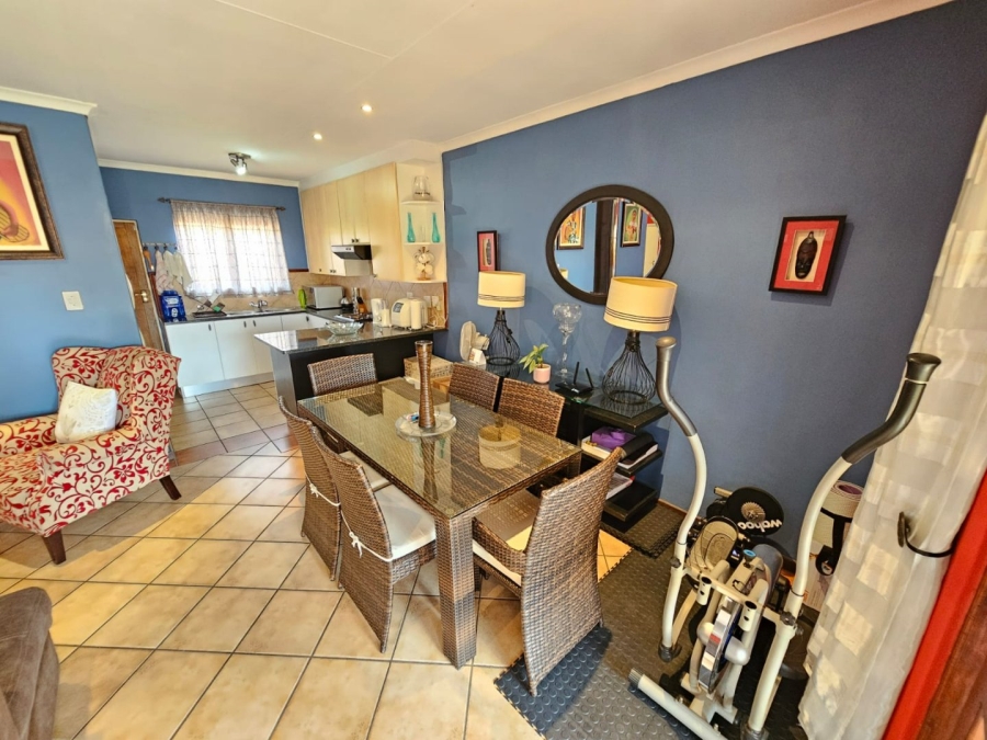 2 Bedroom Property for Sale in Monavoni Gauteng