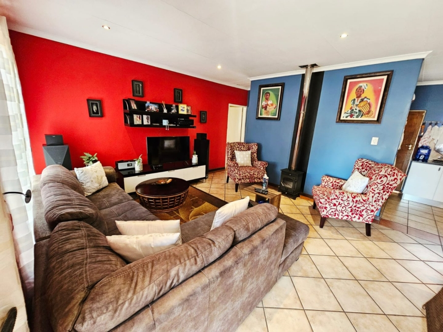 2 Bedroom Property for Sale in Monavoni Gauteng