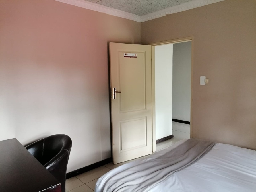 To Let Commercial Property for Rent in Laezonia Gauteng