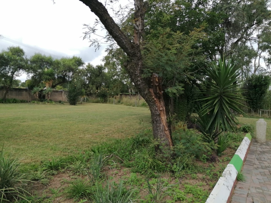 To Let Commercial Property for Rent in Laezonia Gauteng