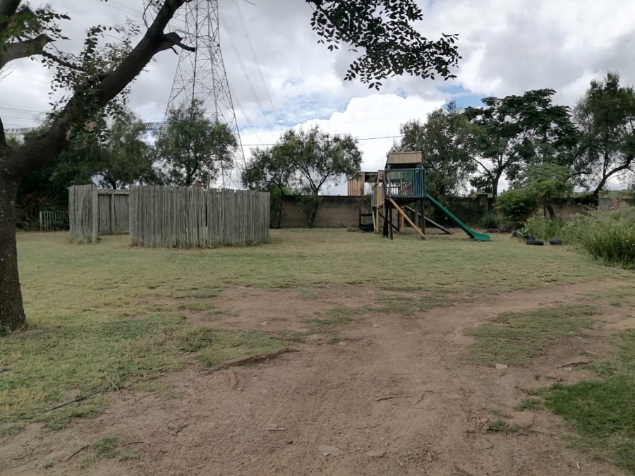 To Let Commercial Property for Rent in Laezonia Gauteng