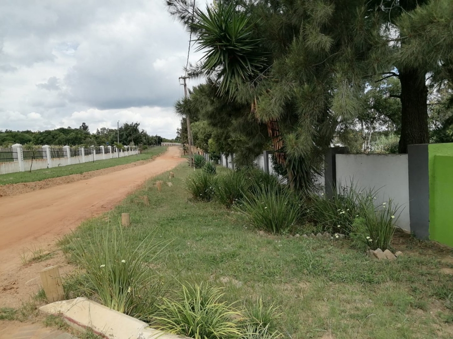 To Let Commercial Property for Rent in Laezonia Gauteng