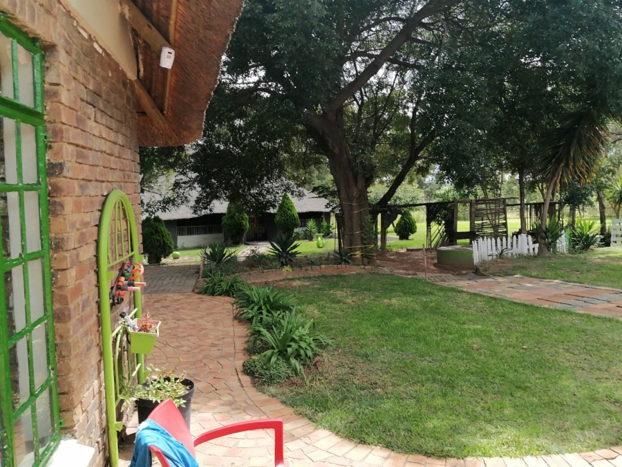 To Let Commercial Property for Rent in Laezonia Gauteng