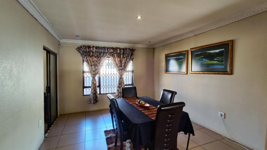 4 Bedroom Property for Sale in Dawn Park Gauteng