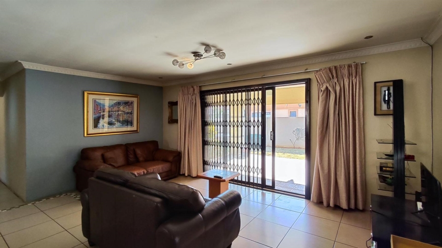 4 Bedroom Property for Sale in Dawn Park Gauteng
