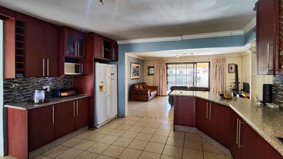 4 Bedroom Property for Sale in Dawn Park Gauteng