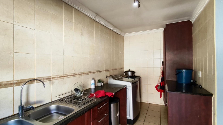 4 Bedroom Property for Sale in Dawn Park Gauteng
