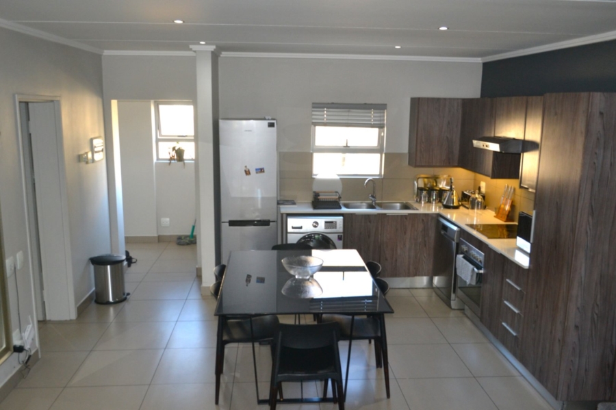 To Let 2 Bedroom Property for Rent in Atholl Gauteng