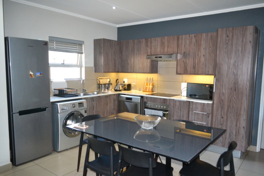 To Let 2 Bedroom Property for Rent in Atholl Gauteng