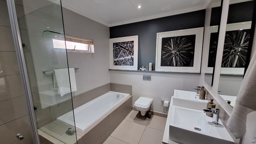 To Let 2 Bedroom Property for Rent in Atholl Gauteng