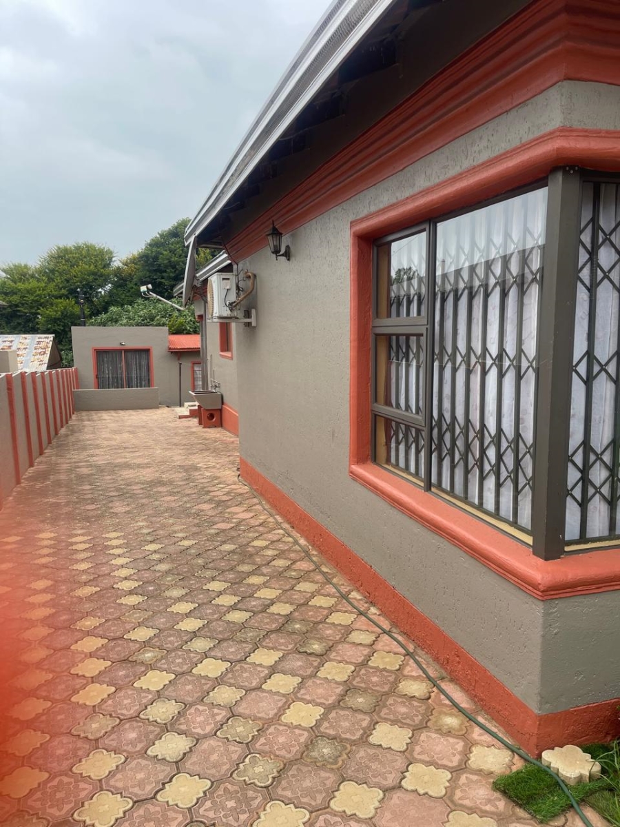 6 Bedroom Property for Sale in Randfontein Central Gauteng