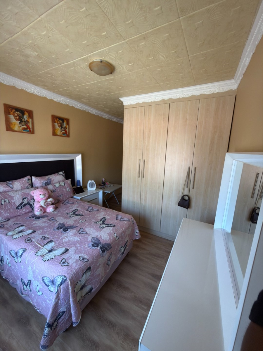 6 Bedroom Property for Sale in Randfontein Central Gauteng