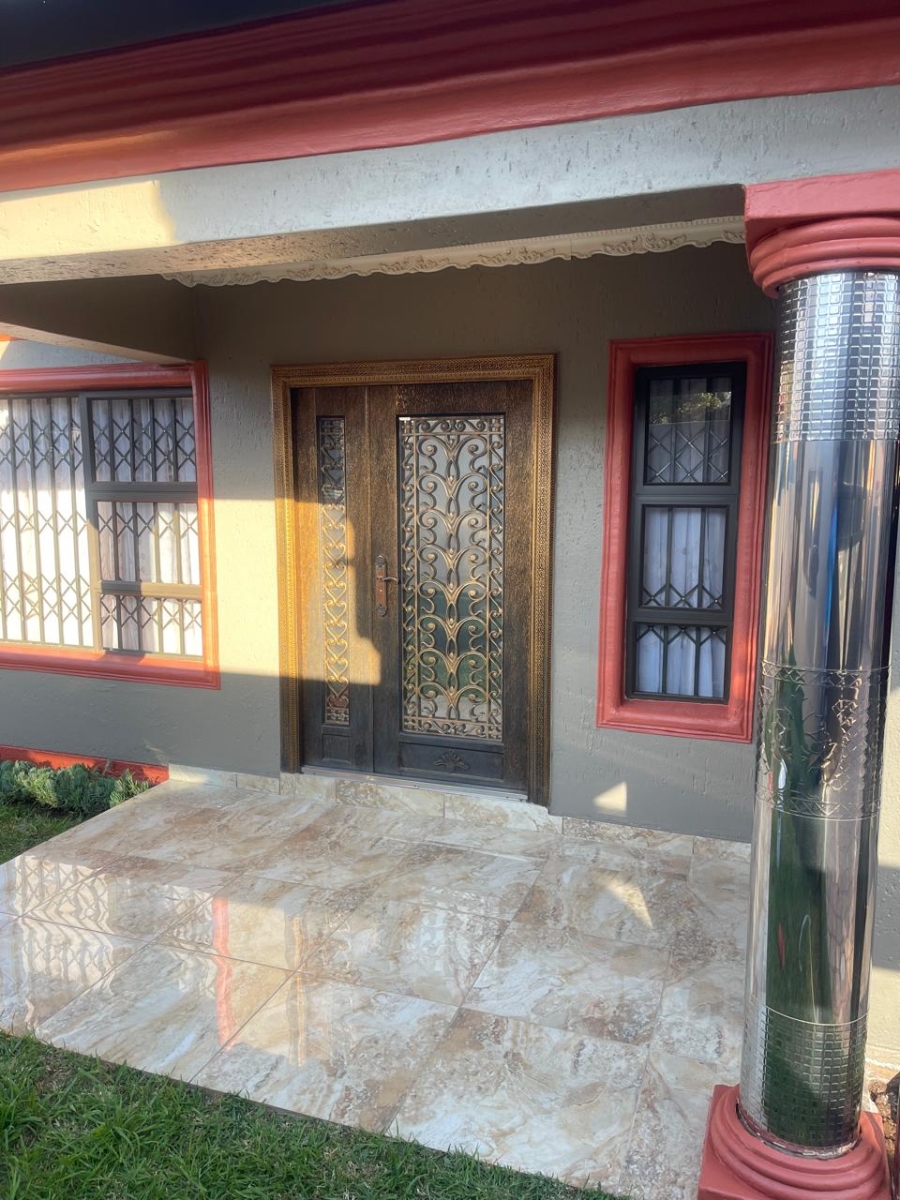 6 Bedroom Property for Sale in Randfontein Central Gauteng