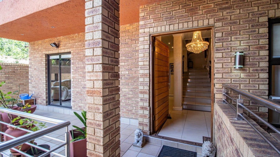 To Let 4 Bedroom Property for Rent in Mulbarton Gauteng