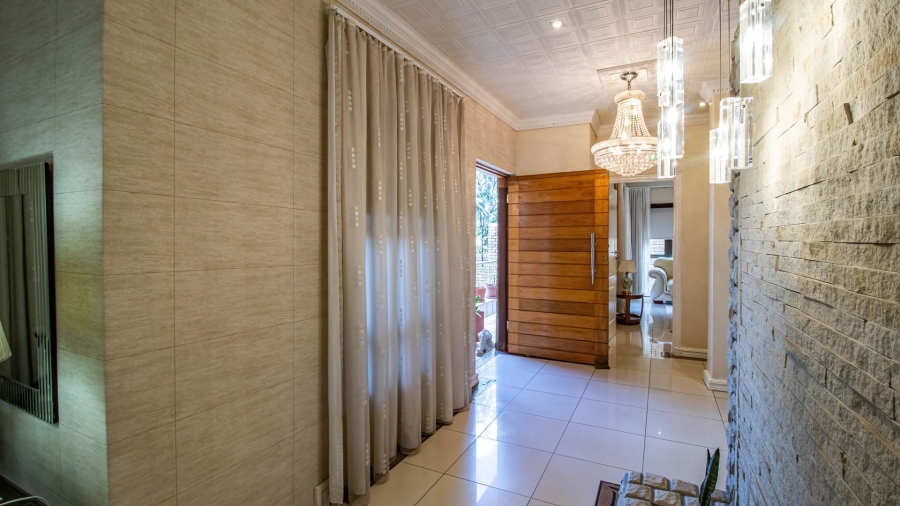 To Let 4 Bedroom Property for Rent in Mulbarton Gauteng