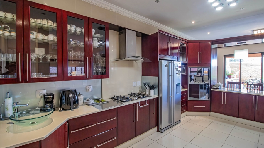 To Let 4 Bedroom Property for Rent in Mulbarton Gauteng