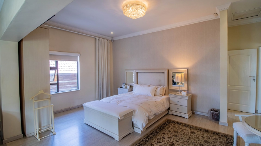 To Let 4 Bedroom Property for Rent in Mulbarton Gauteng