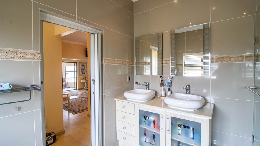 To Let 4 Bedroom Property for Rent in Mulbarton Gauteng