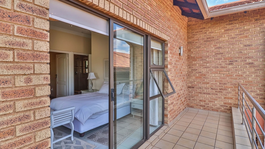 To Let 4 Bedroom Property for Rent in Mulbarton Gauteng