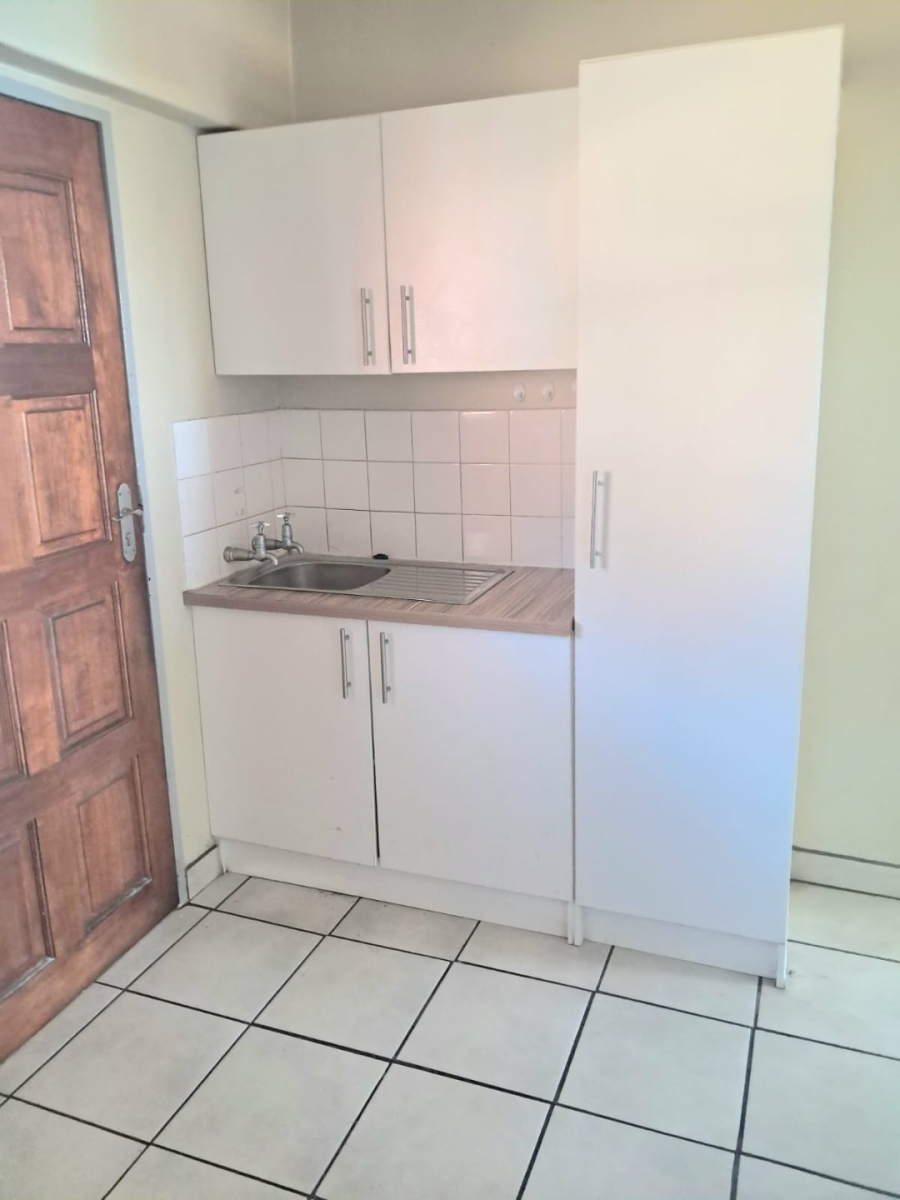 To Let  Bedroom Property for Rent in Dawnview Gauteng