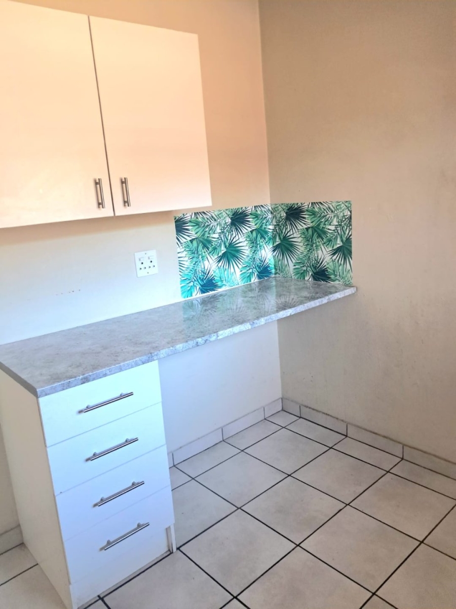 To Let  Bedroom Property for Rent in Dawnview Gauteng