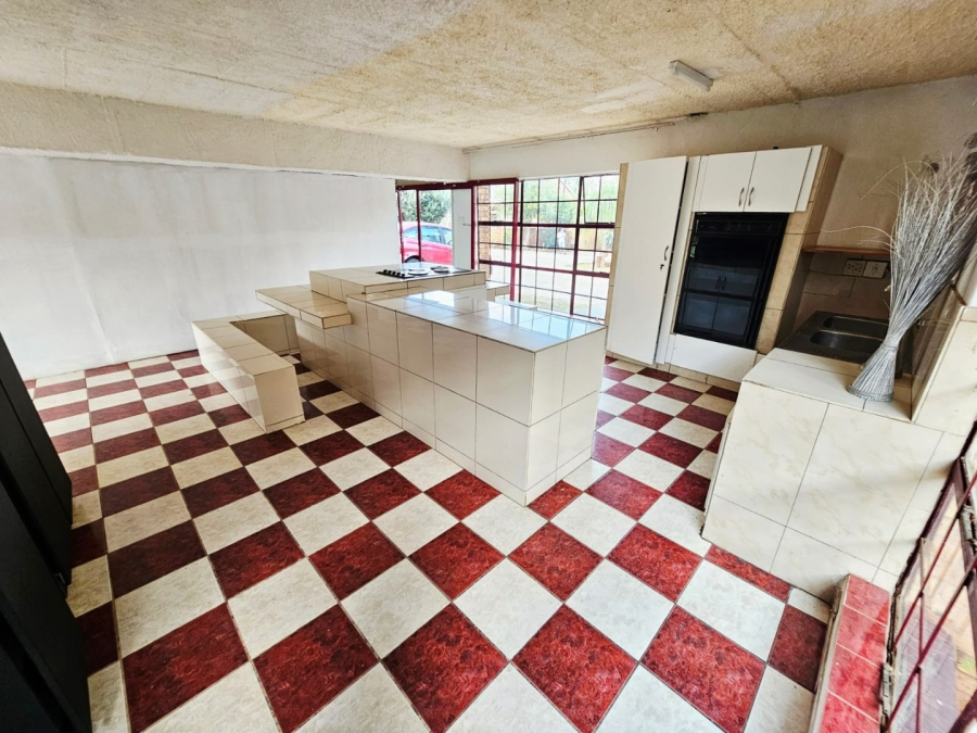 To Let 4 Bedroom Property for Rent in Erasmia Gauteng