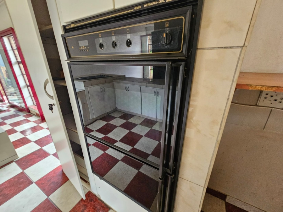 To Let 4 Bedroom Property for Rent in Erasmia Gauteng