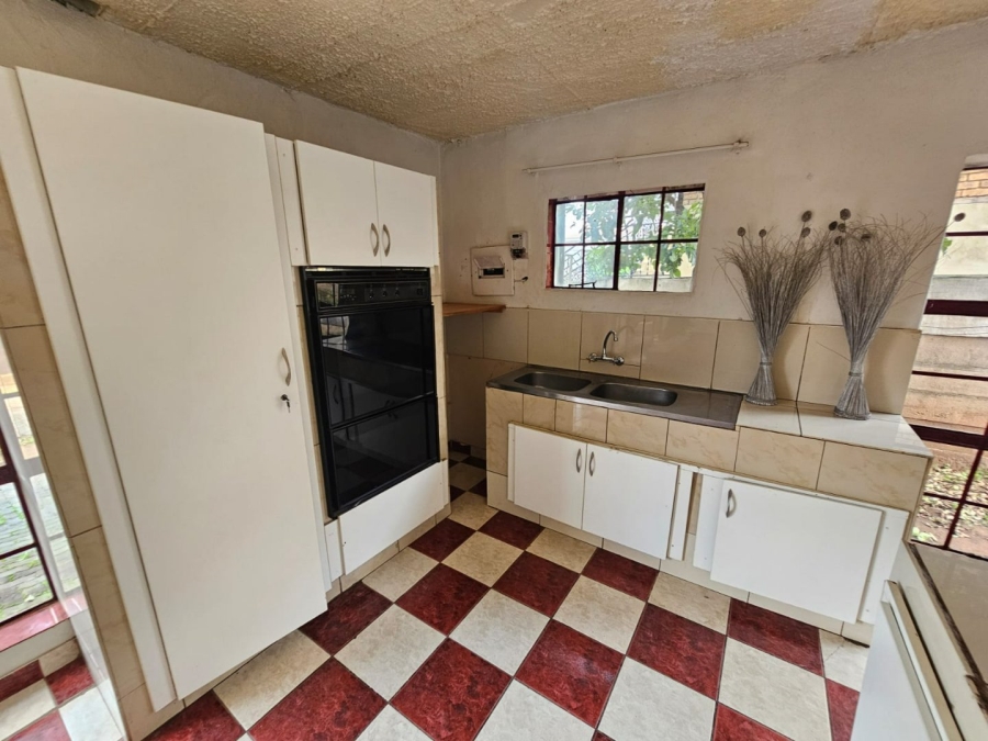 To Let 4 Bedroom Property for Rent in Erasmia Gauteng