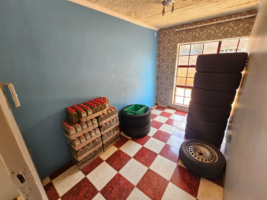 To Let 4 Bedroom Property for Rent in Erasmia Gauteng