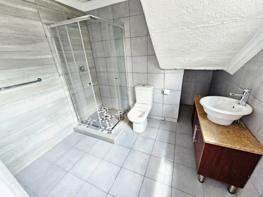 To Let 4 Bedroom Property for Rent in Erasmia Gauteng