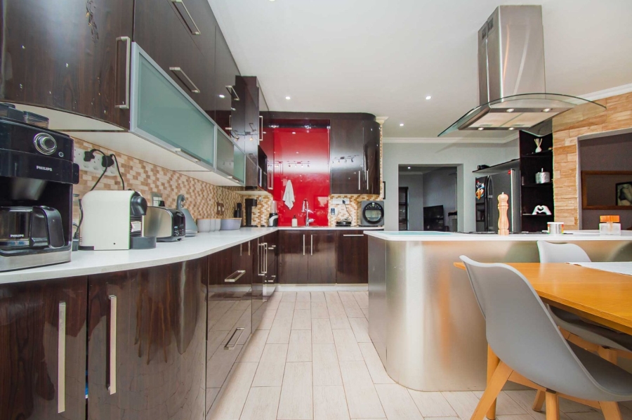 4 Bedroom Property for Sale in Honeydew Ridge Gauteng