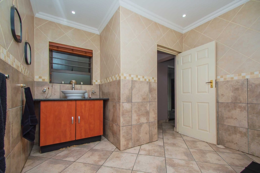 4 Bedroom Property for Sale in Honeydew Ridge Gauteng