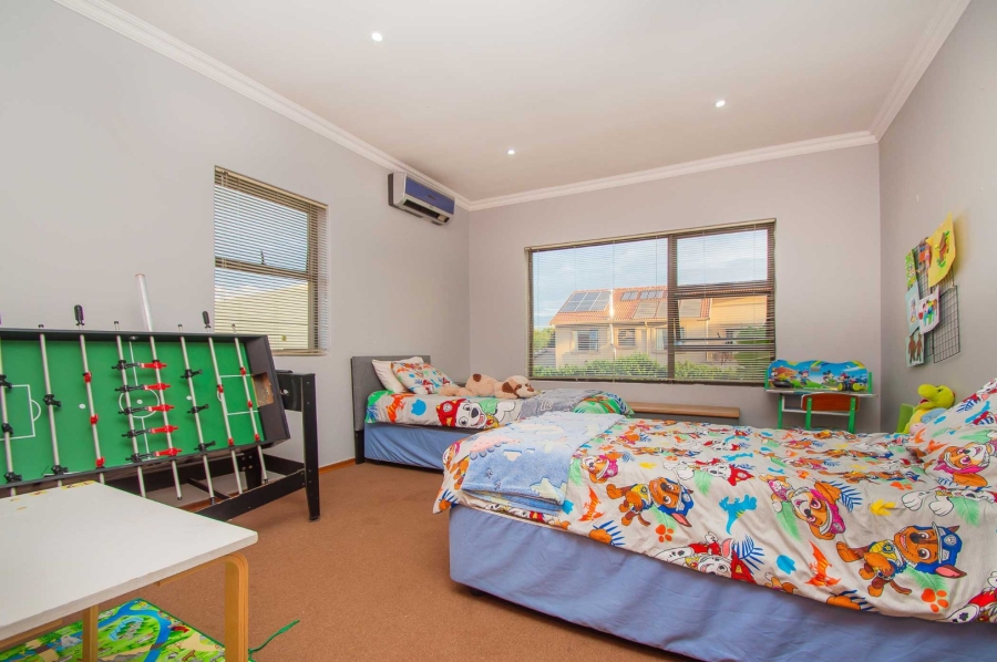 4 Bedroom Property for Sale in Honeydew Ridge Gauteng