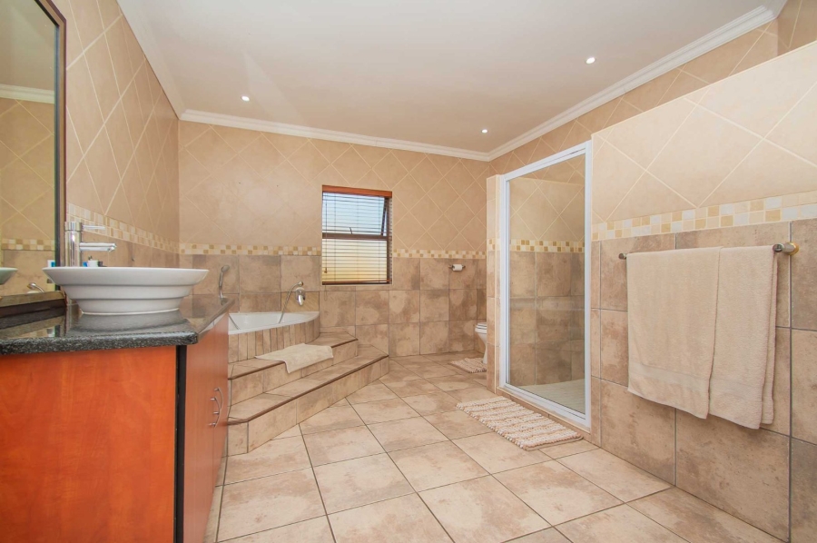 4 Bedroom Property for Sale in Honeydew Ridge Gauteng