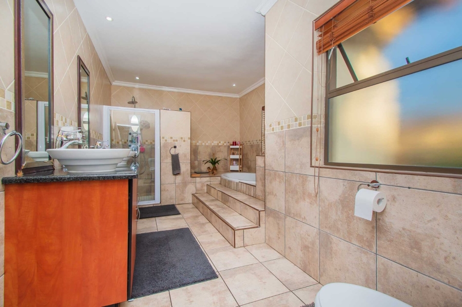 4 Bedroom Property for Sale in Honeydew Ridge Gauteng