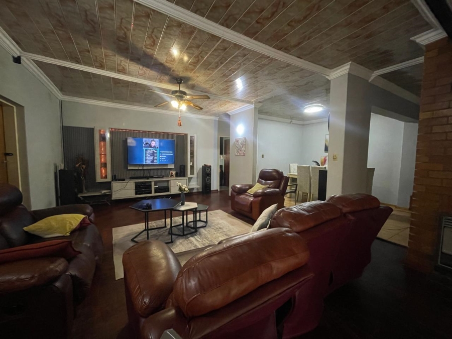 4 Bedroom Property for Sale in Meyerspark Gauteng