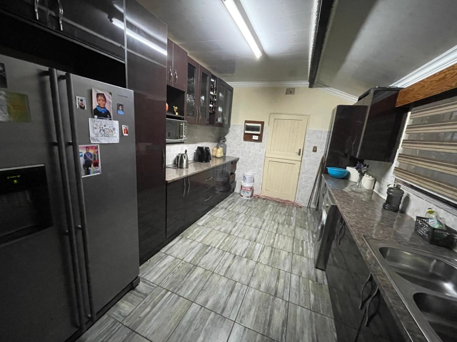 4 Bedroom Property for Sale in Meyerspark Gauteng