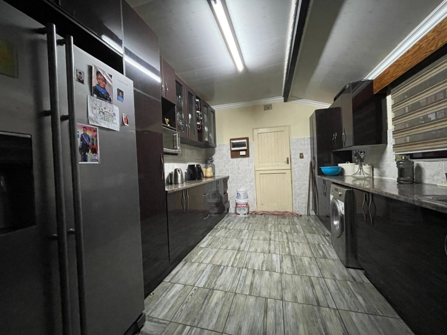 4 Bedroom Property for Sale in Meyerspark Gauteng